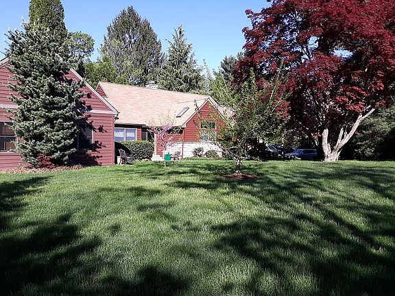 Office left. Kitchen right.