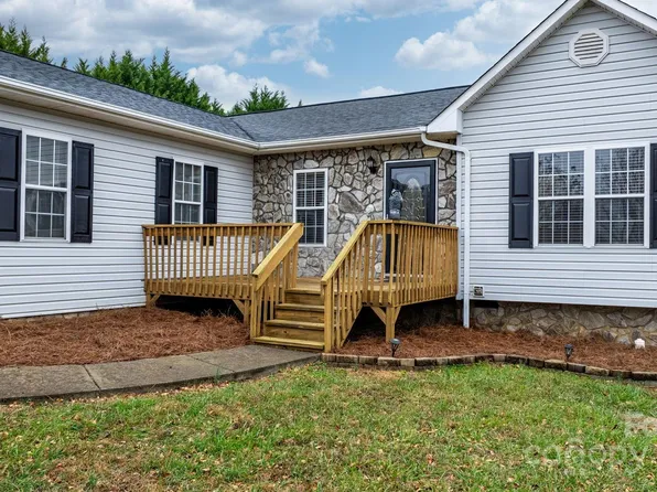 3357 Lilac Ln, Hudson, NC 28638