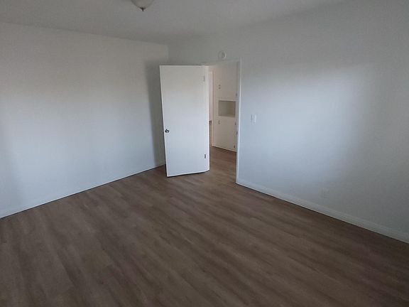 5th image of 2501 Clark Ln