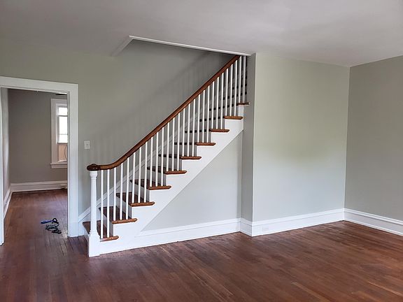5th image of 2608 Grayland Ave