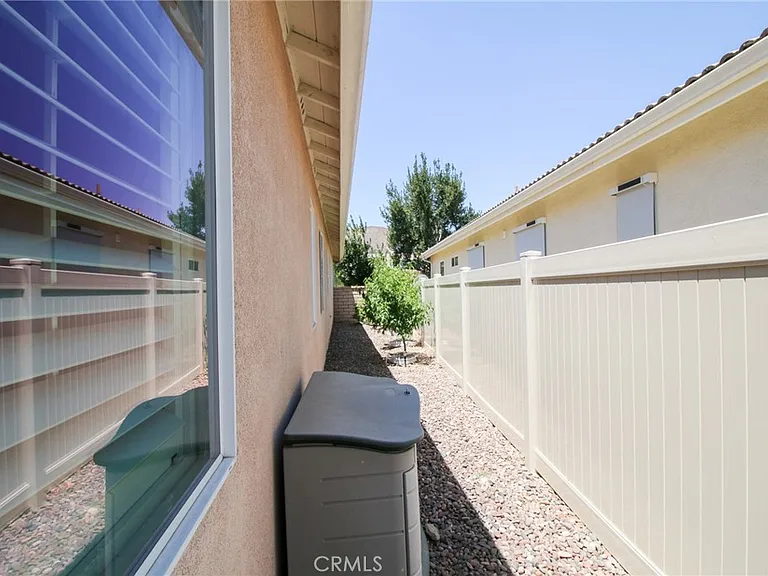 28025 Whisperwood Dr — Photo 10