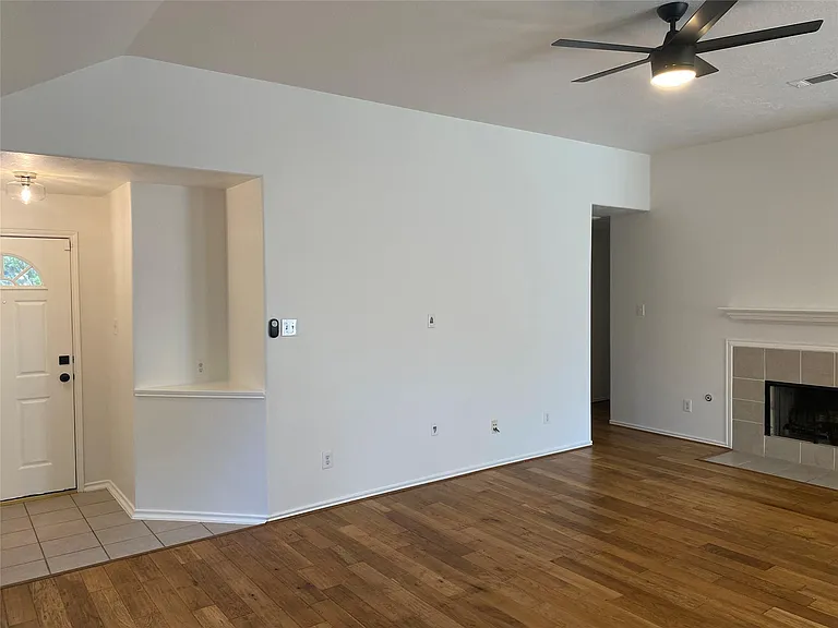 5523 Autumn Ash Ln — Photo 2