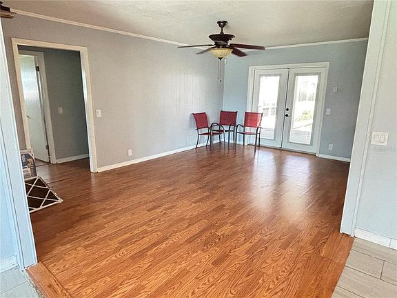 3rd image of 212 Overlook Dr