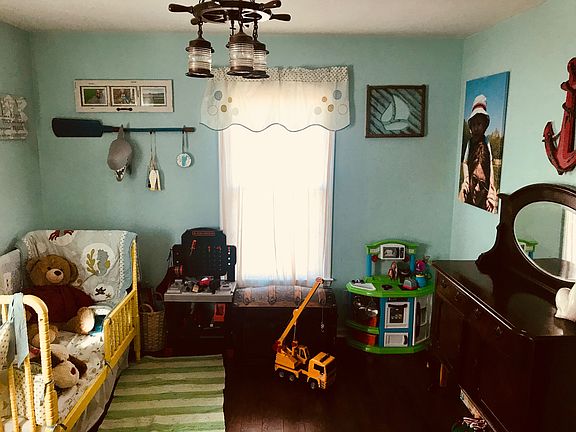 5th image of 730 Firehouse Ln