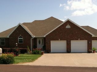 1 Tara Dr, Saint Joseph, MO 64507