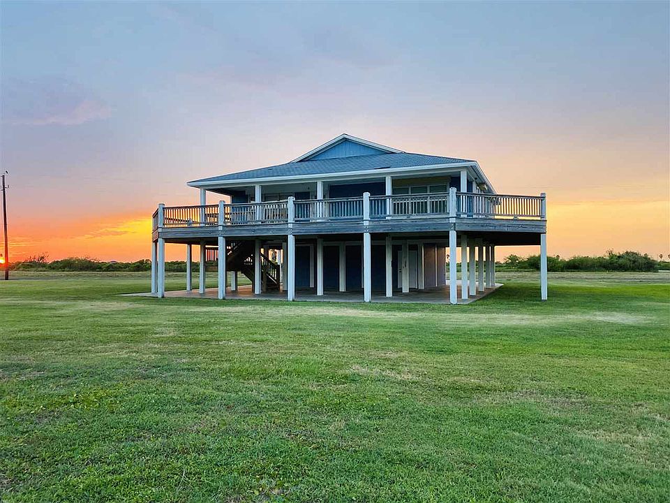 1st image of 824 Camino Dr