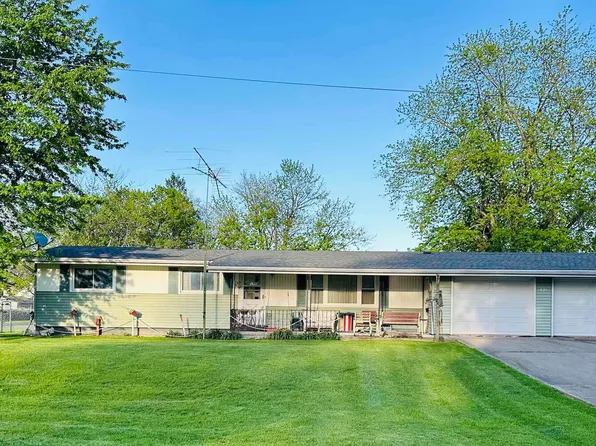 521 N 6th St, Wyoming, IL 61491