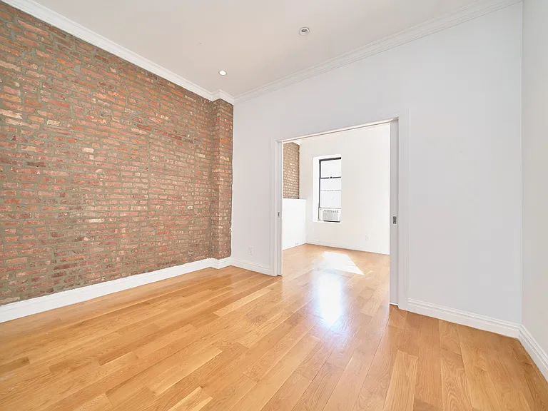 321 E 78th St #3B — Photo 4