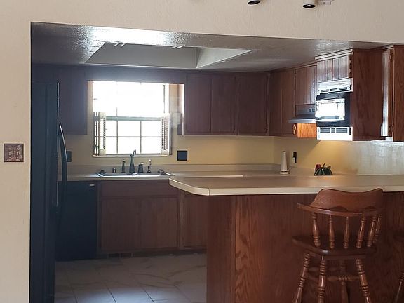 4th image of 713 W 24th St