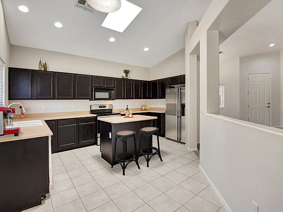 4th image of 3250 E Maldonado Dr