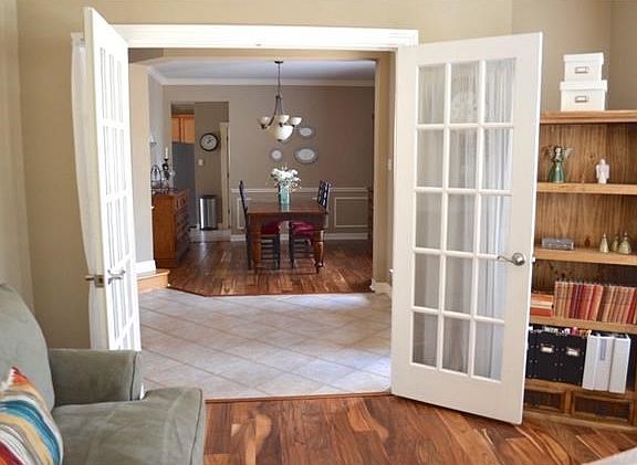 4th image of 203 Fox Hollow Dr