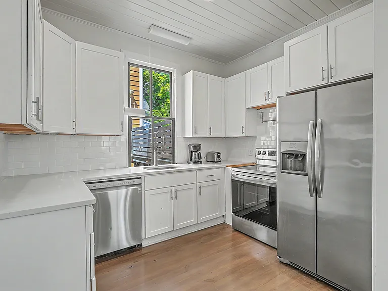 272 Coming St #C — Photo 14