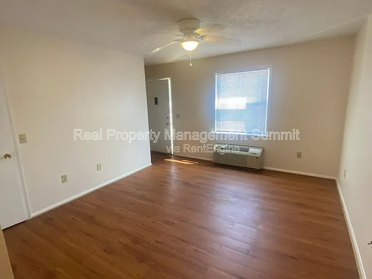 457 Steeles Fort Rd #10 — Photo 2