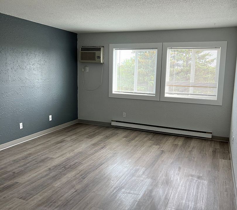1st image of 1515 College Way #305