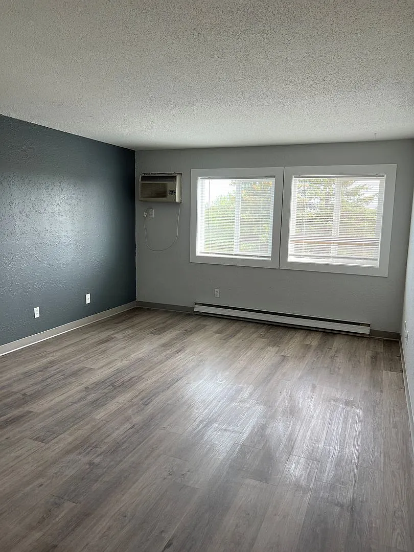 Building Photo - 1515 College Way