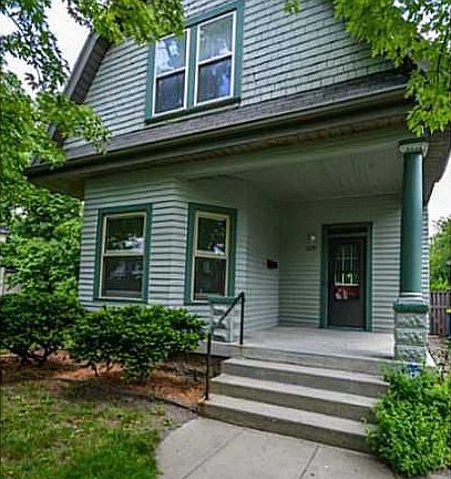 2nd image of 1115 N Tacoma Ave