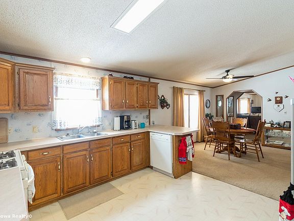 3rd image of 302 Fairview Dr