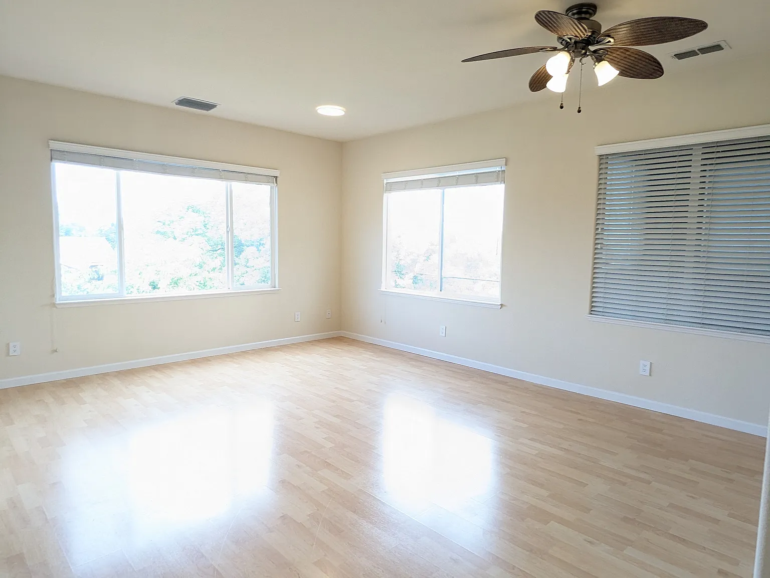 2 bed, 1030 sqft, $2,975 — Photo 2