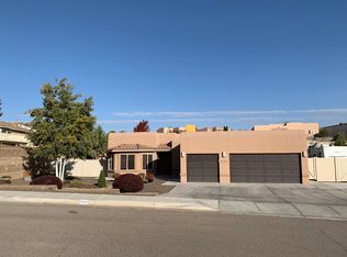 3900 Lajoya Dr, Farmington, NM 87402