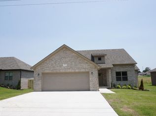 1804 N Oak St, Brookland, AR 72417