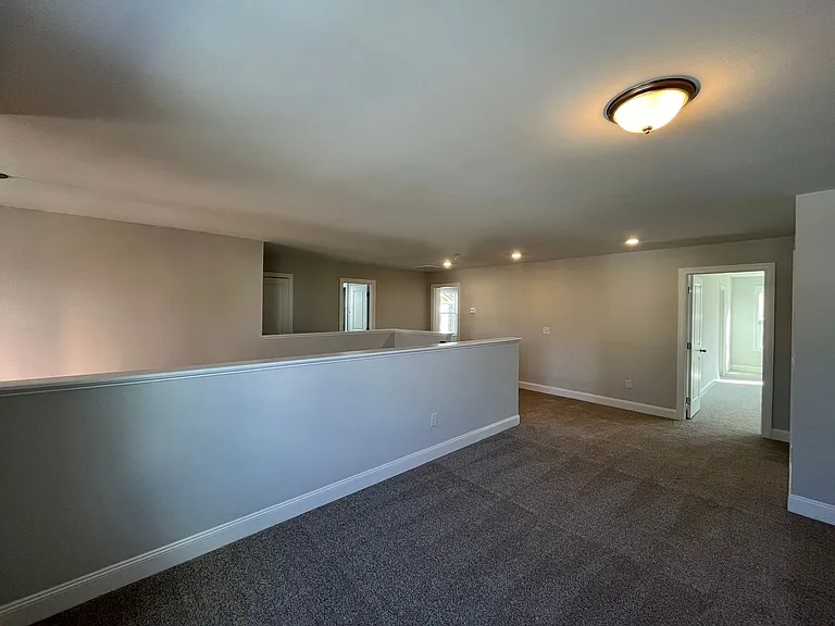 816 Challenger Ln — Photo 22