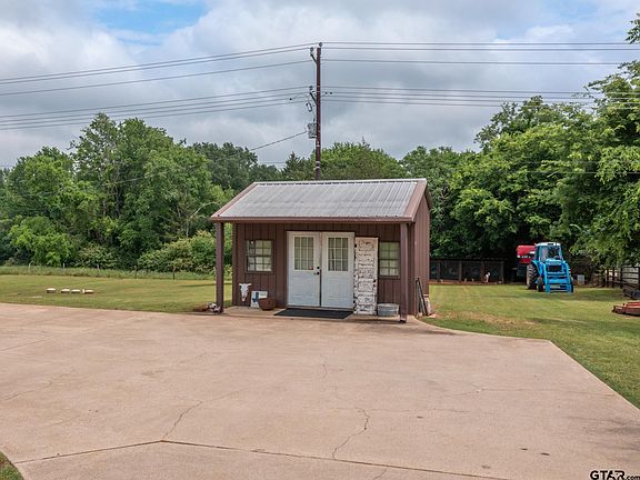 4th image of 436 County Road 3802