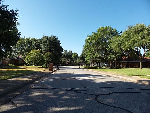 4th image of 915 Westminister Ln