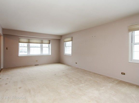 2nd image of 831 Essington Ln