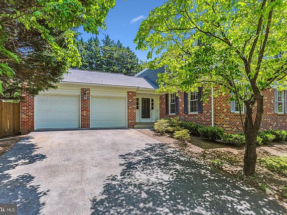 3rd image of 8613 Long Acre Ct