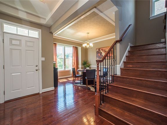 3rd image of 4002 Fieldcrest Dr S