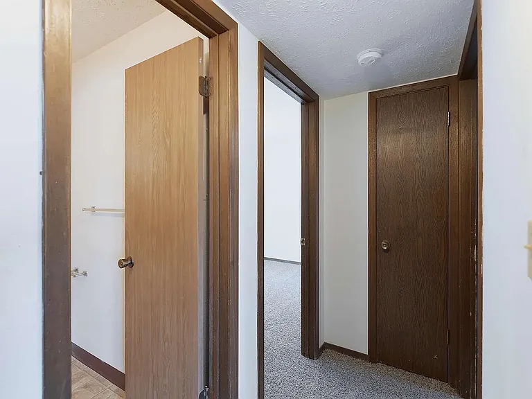 2433 E St #5 — Photo 4
