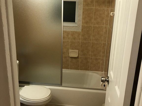 2nd image of 2914 Morgan Ave Unit 1