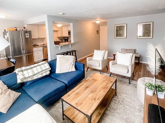 3rd image of 1366 Garfield St APT 202