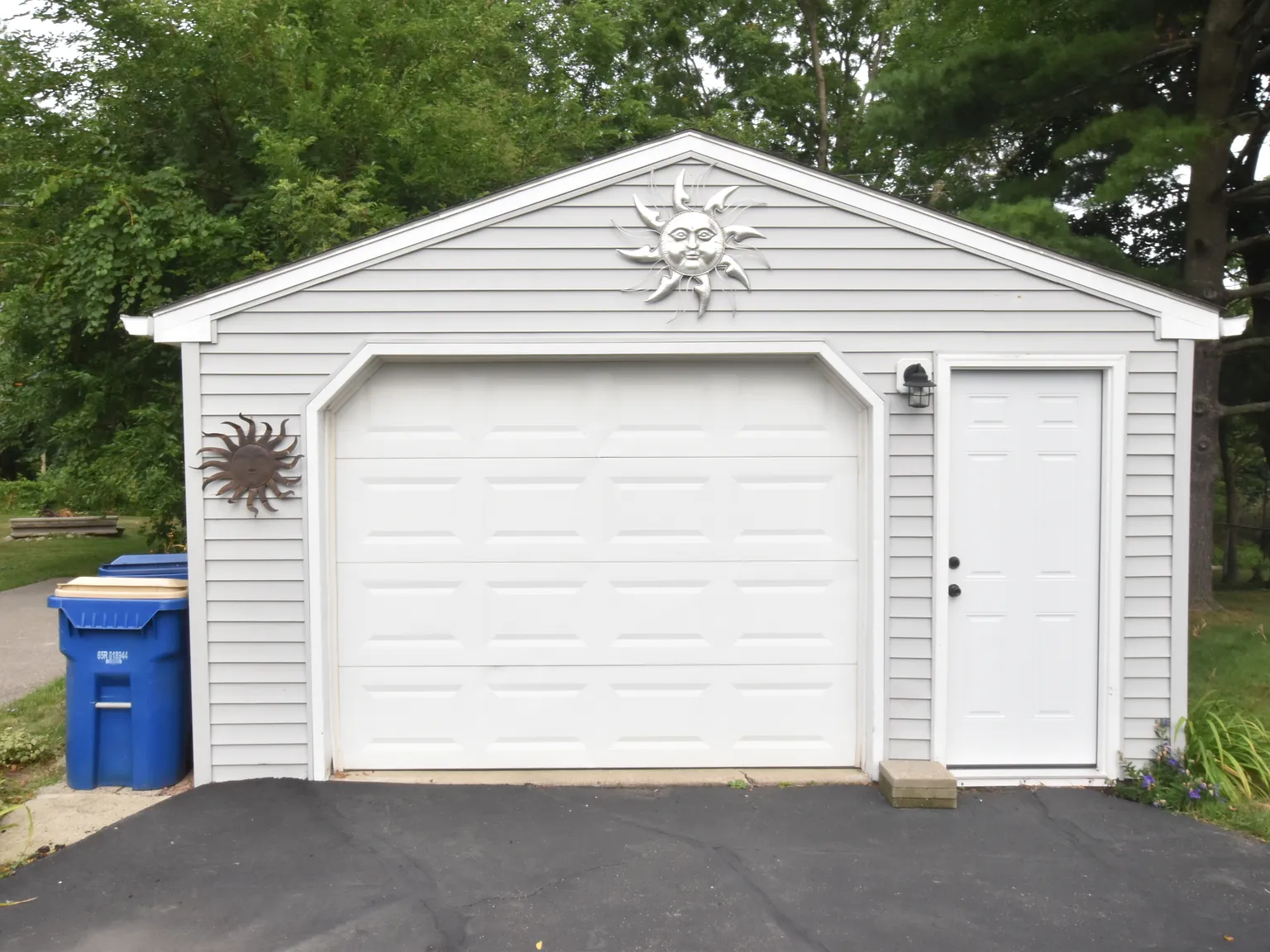 3 bed, 1000 sqft, $2,000 — Photo 4
