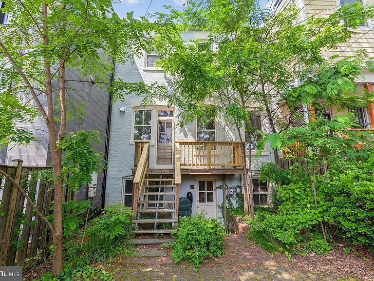 2237 Hall Pl NW — Photo 9
