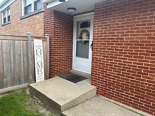5th image of 8429 Christiana Ave