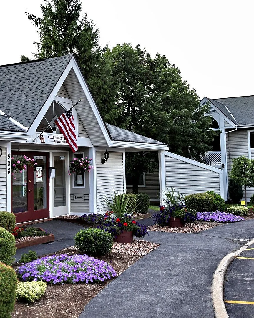 Clarendon Heights — Photo 1