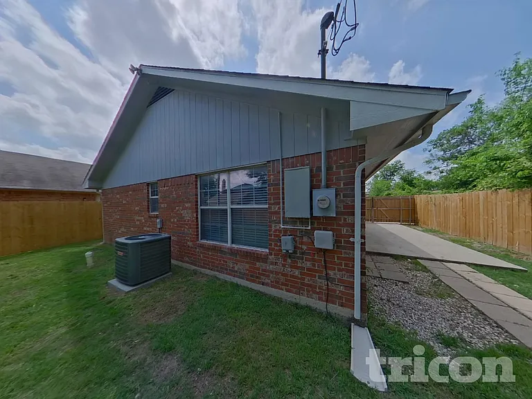 185 Trout St — Photo 15