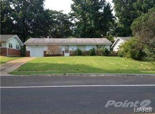 1214 Saint Cyr Rd, Saint Louis, MO 63137