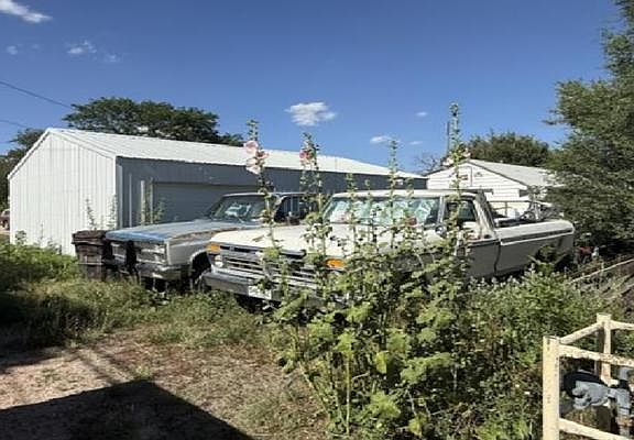 4th image of 433 Cedar Ave