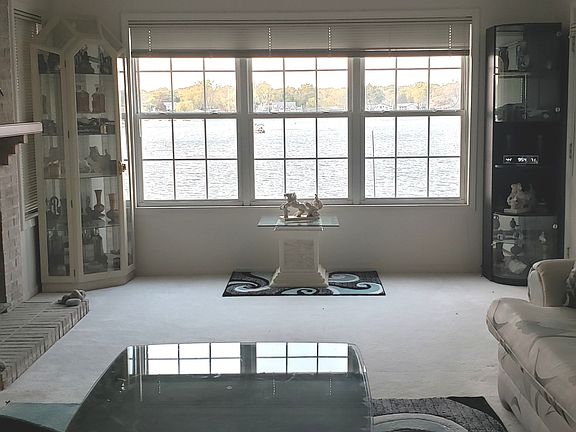 5th image of 569 Marina Ct #569