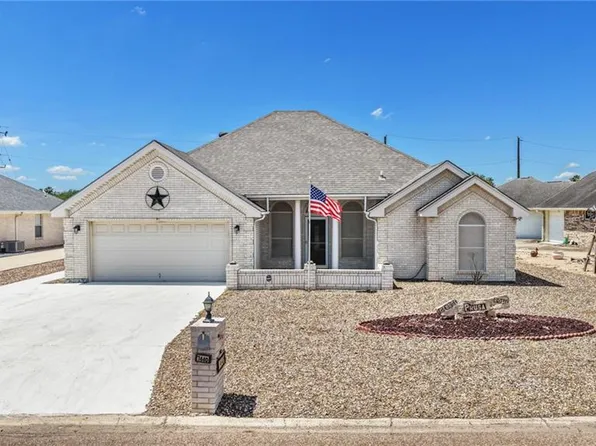 7740 Golf Dr, Mission, TX 78572