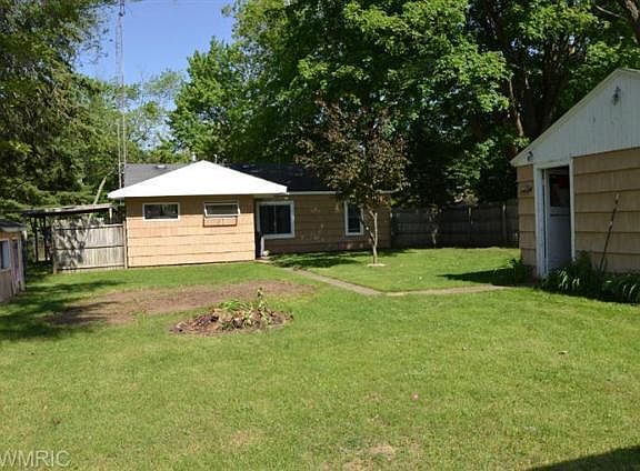 5th image of 2038 Lewis Dr
