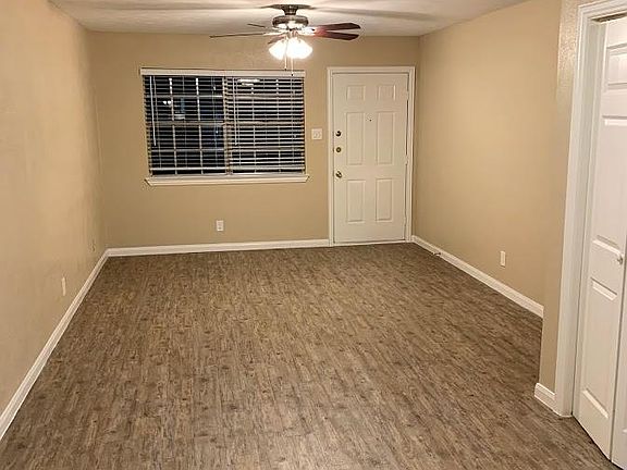 2nd image of 910 N Park St APT 916