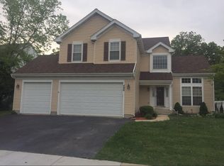 480 W Wildspring Rd, Round Lake, IL 60073