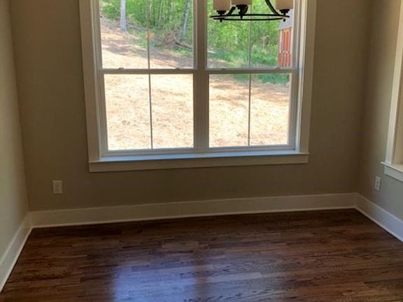 5th image of 840 Van Davis Dr NW