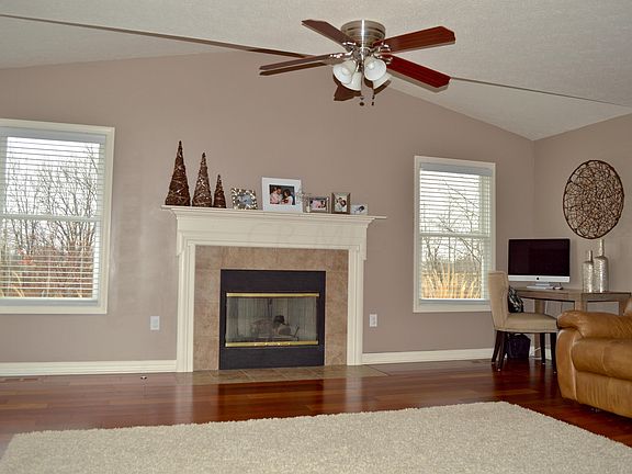 5th image of 11600 Bridgewater Dr NW