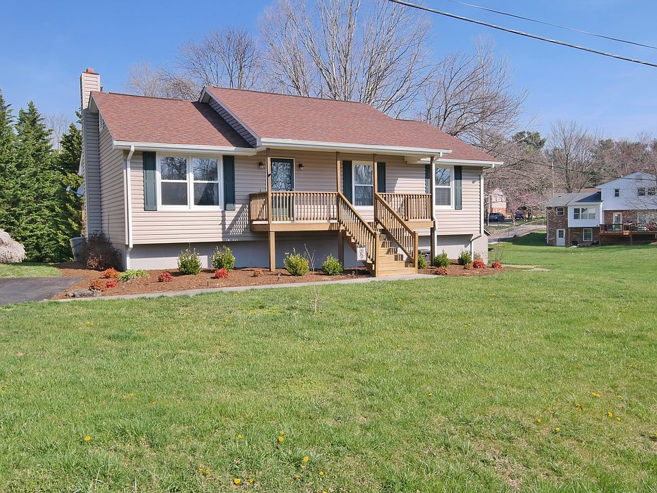 1st image of 142 Cambridge Dr