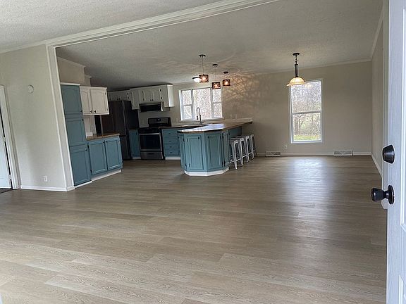 New vinyl planking; spacious