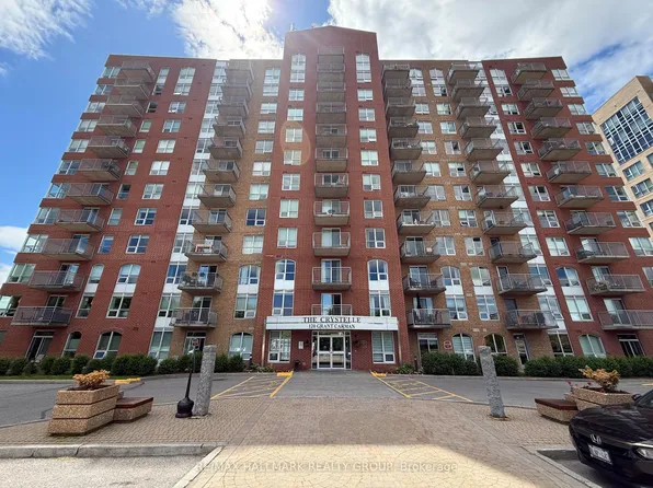 120 Grant Carman Dr #904, Ottawa, ON K2E 1C8